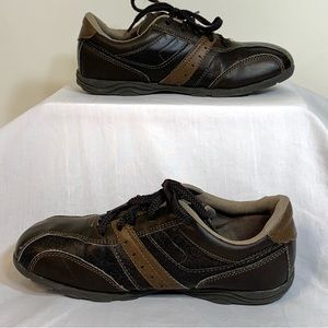 Boys brown shoes size 5 Oak Club brand durable church or every day preloved